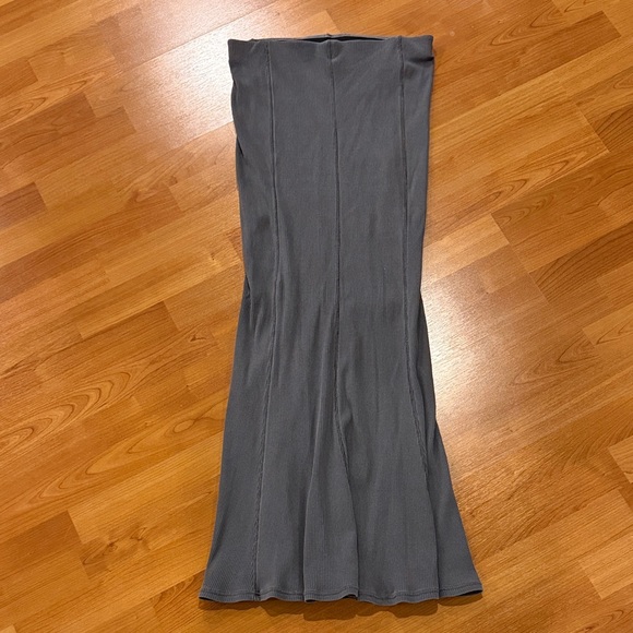 H&M Ribbed Mermaid Skirt - Picture 4 of 4